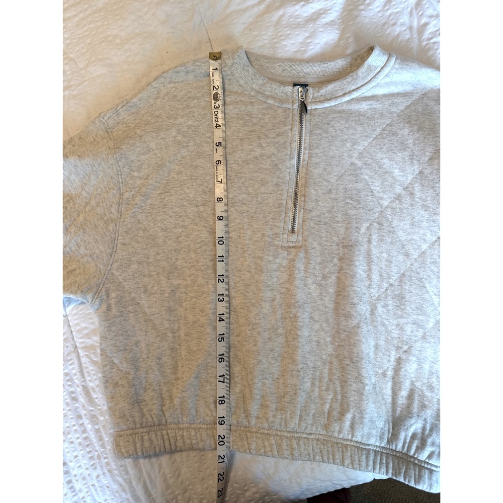 Old Navy quilted sweatshirt - Picture 9 of 9